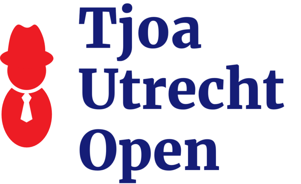 Tjoa Utrecht Open-logo met een rood silhouet van meneer Tjoa met zijn kenmerkende hoed en stropdas.